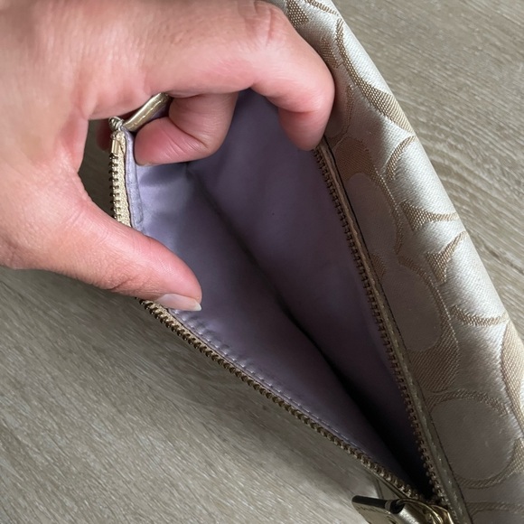 Coach Multicolor Signature Wallet - Picture 4 of 7